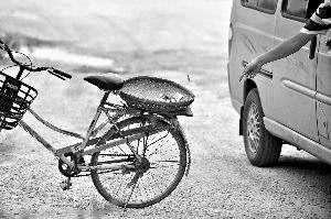 6��24�գ����������������շ�վ�ԣ��������������г����������Ͷ��&ldquo;��·��&rdquo;���»������ ��Т�� ��